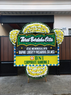 Papan Bunga Duka di Dusun Tengah