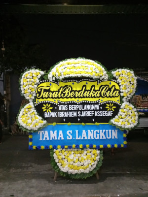 Papan Bunga Duka di Dusun Tengah