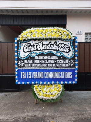 Papan Bunga Duka di Dusun Tengah